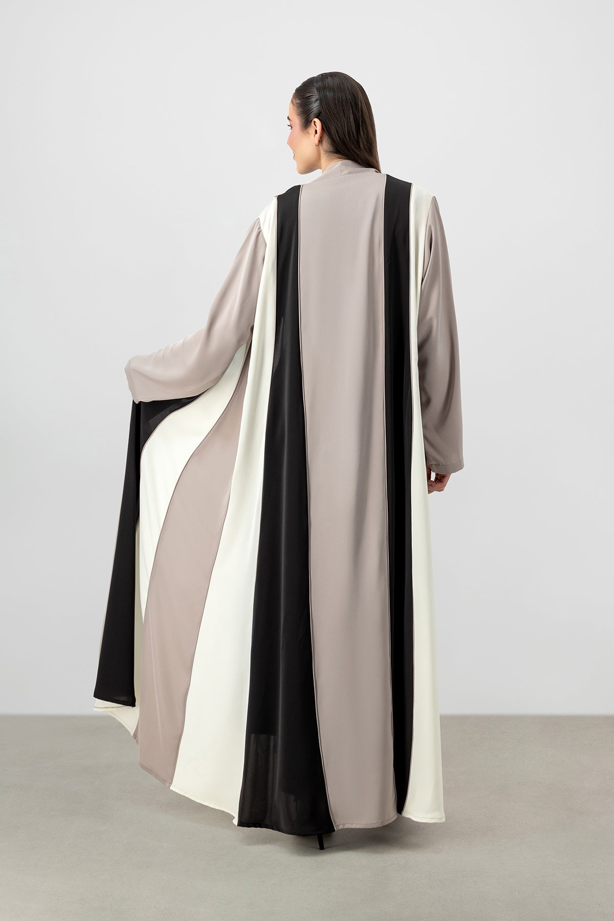 The Verena Abaya