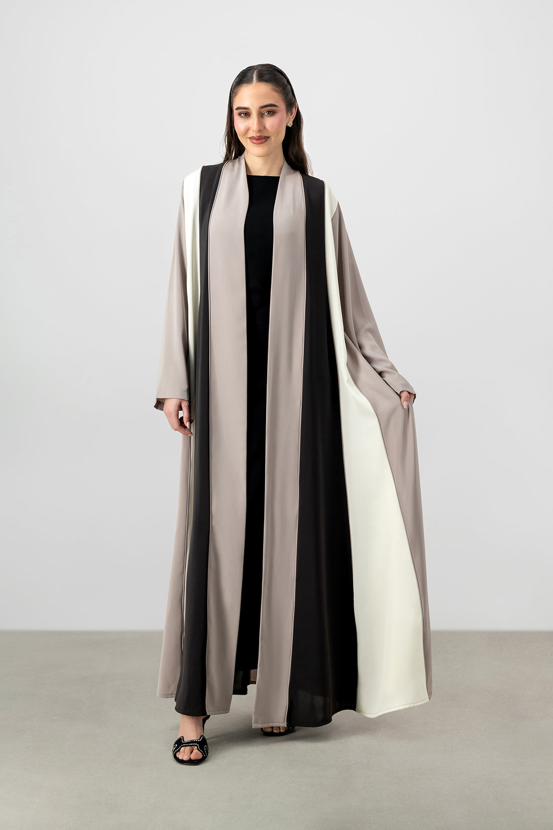 The Verena Abaya