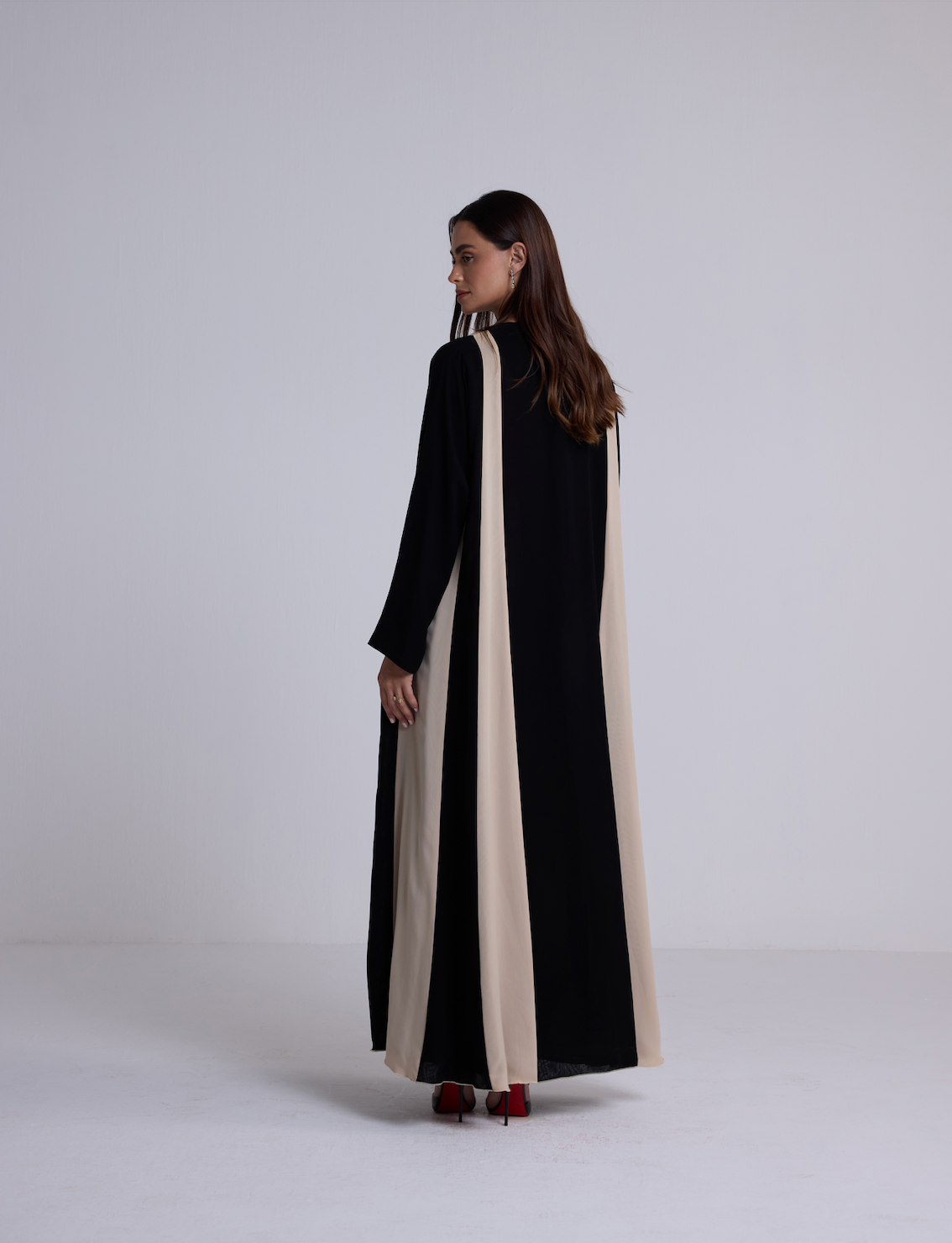 The Linea Abaya