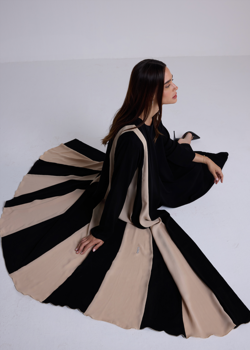 The Linea Abaya